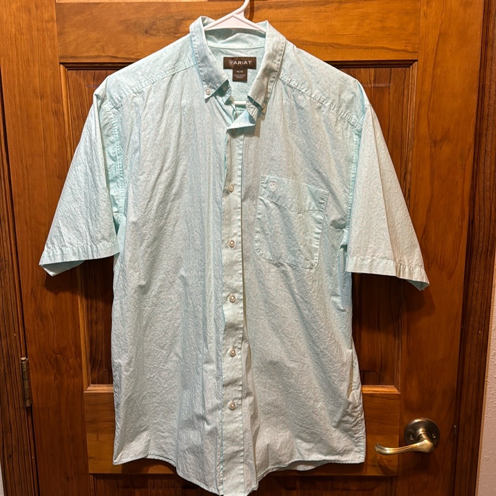 Ariat men’s medium